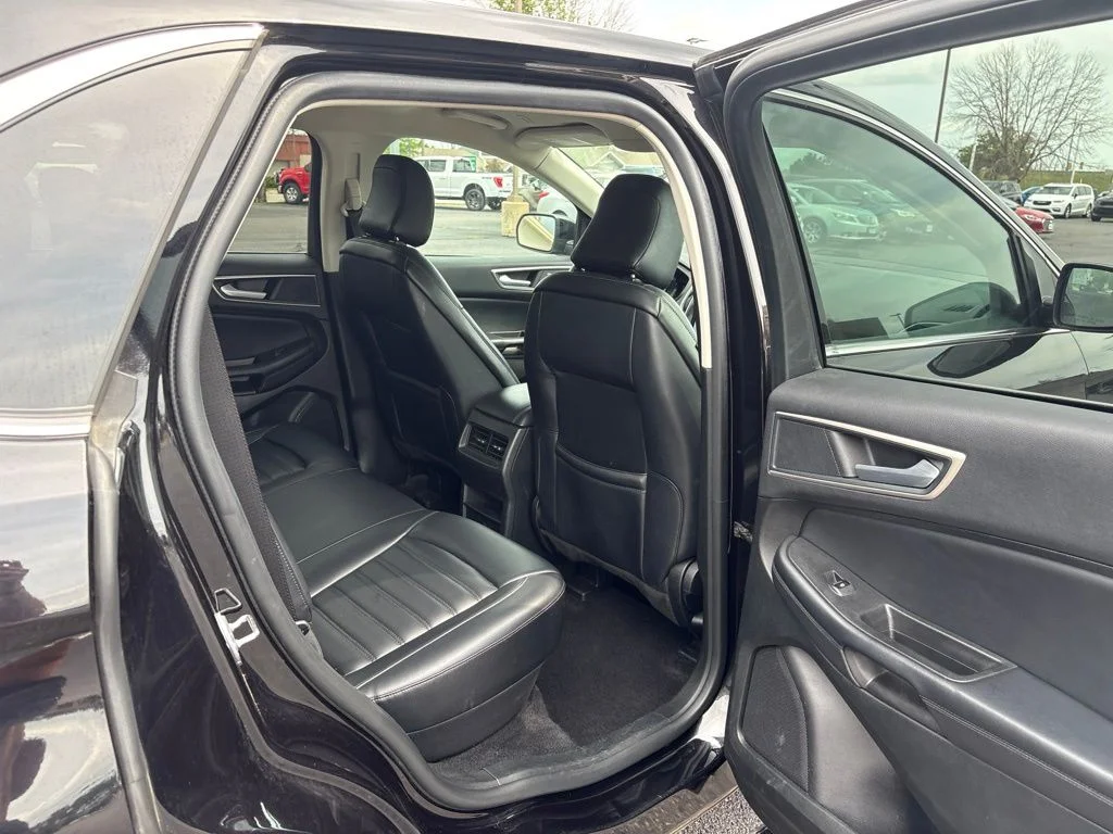 Used 2024 Agate Black Metallic Ford SEL image 29