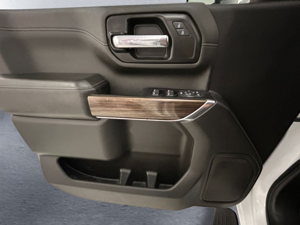 Used 2022 White Chevrolet LT image 12