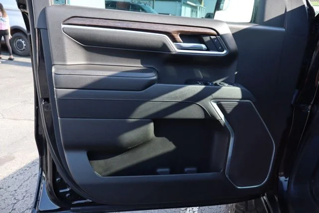 Used 2022 Black GMC Elevation image 13