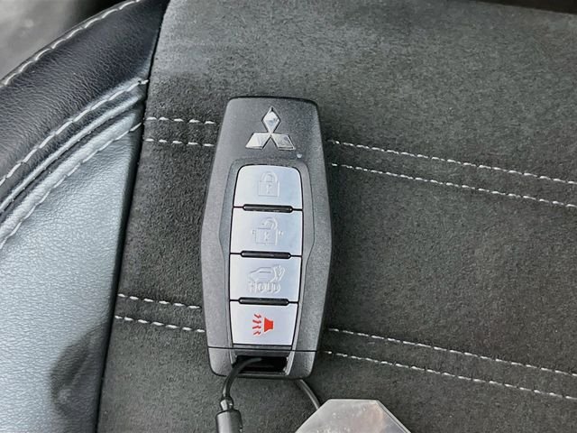 2025 Mitsubishi Outlander SE - Photo 31