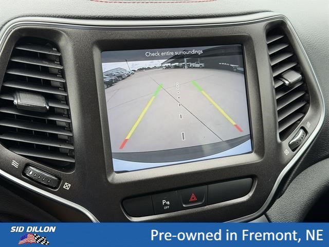 Used 2019 Bright White Clearcoat Jeep Trailhawk image 10