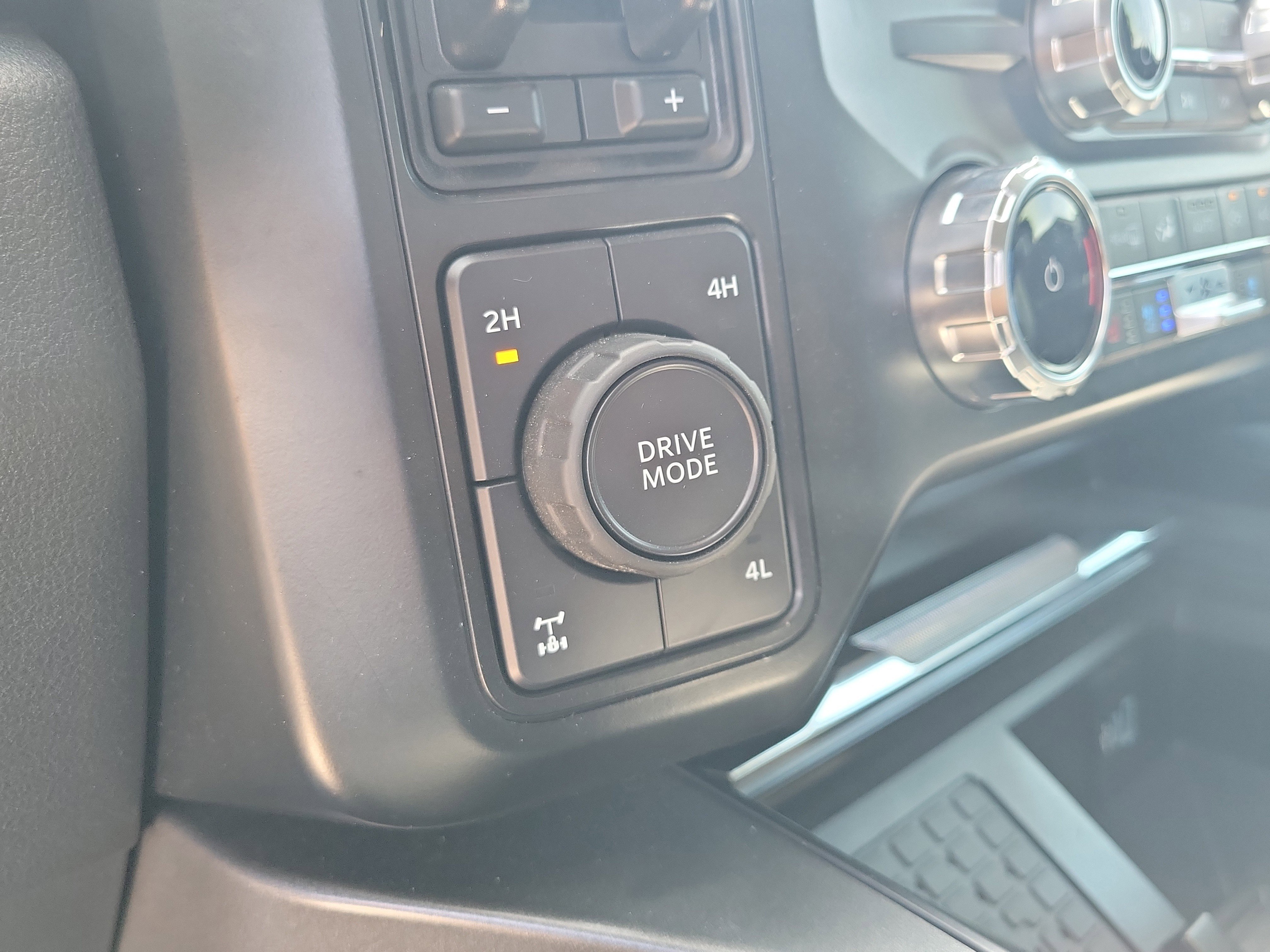 Used 2023 Blue Metallic Ford LARIAT image 29