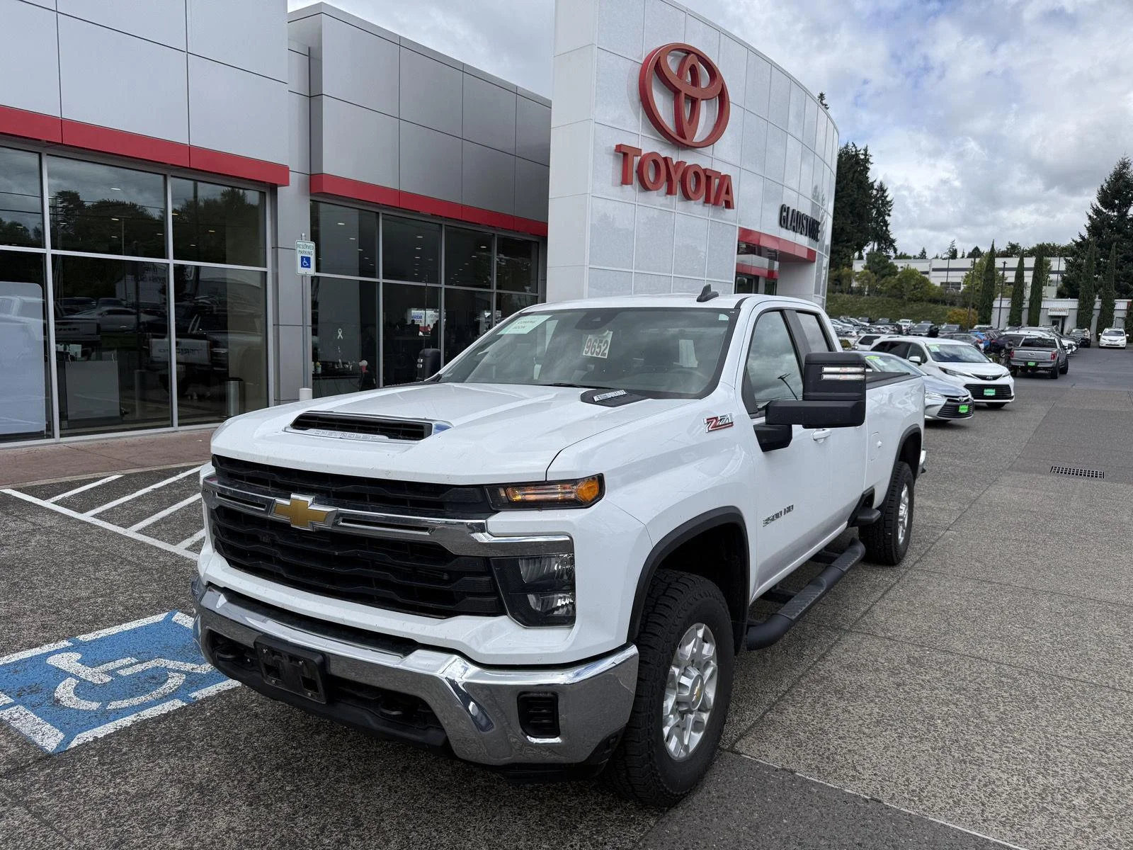 2024 Chevrolet Silverado HD LT 4WD Double Cab Long Box SRW's photo