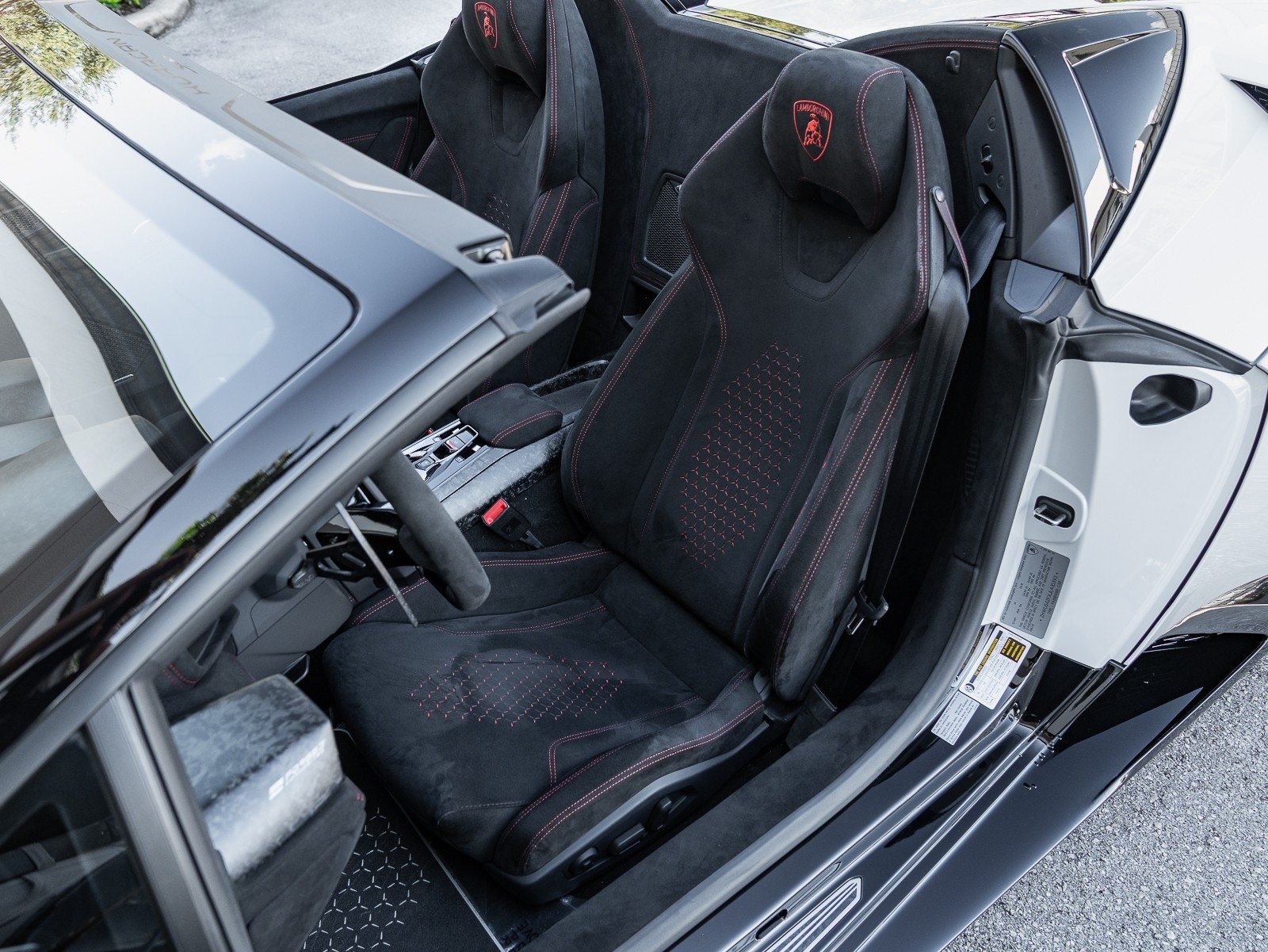 2018 Lamborghini Huracan Performante Spyder photo 3