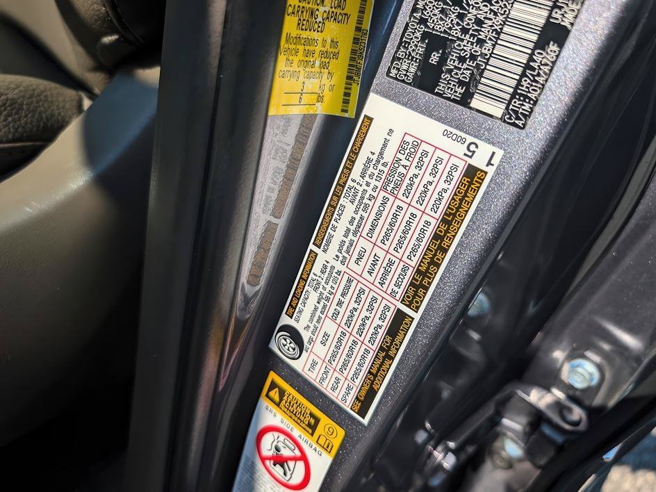 Used 2019 Gray Pearl Lexus 460 image 31