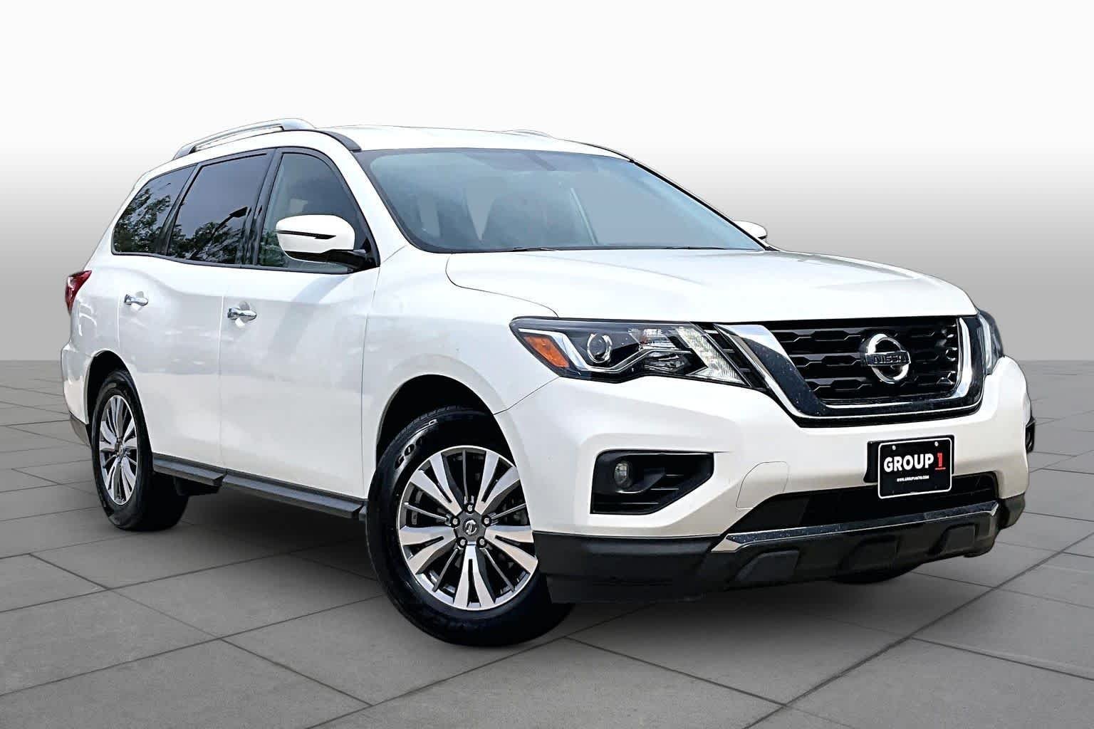 Pre-Owned 2018 Nissan Pathfinder SV