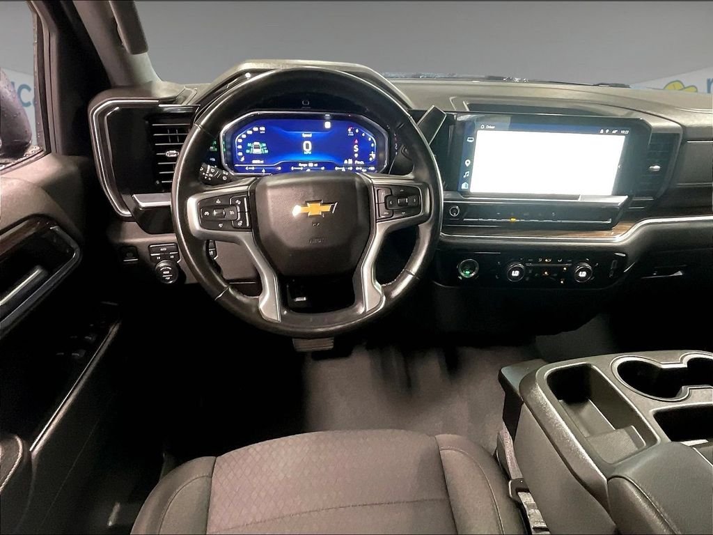 Used 2023 Gray Chevrolet LT image 17