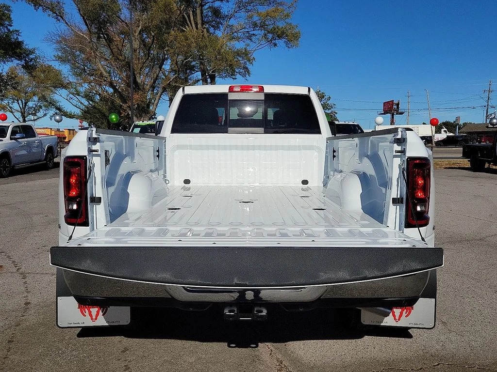 New 2026 Bright White Clear-Coat Exterior Paint RAM Tradesman image 8
