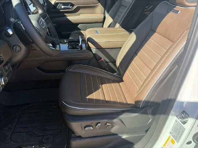 New 2027 White GMC Denali Ultimate image 11