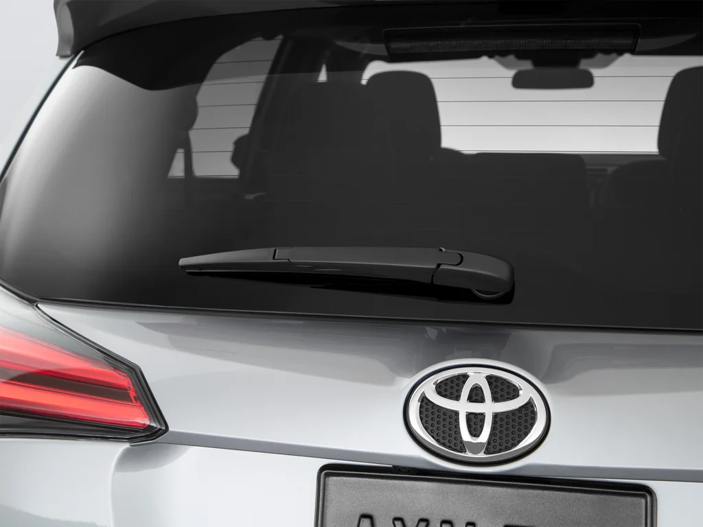 Used 2018 Silver Toyota LE image 56