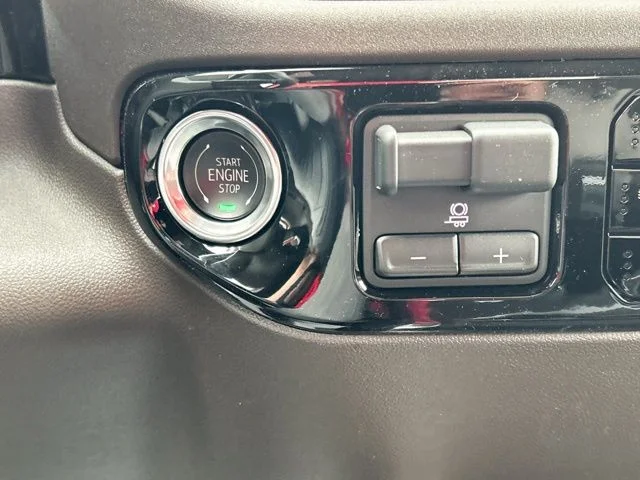 New 2026 Summit White GMC SLT image 39