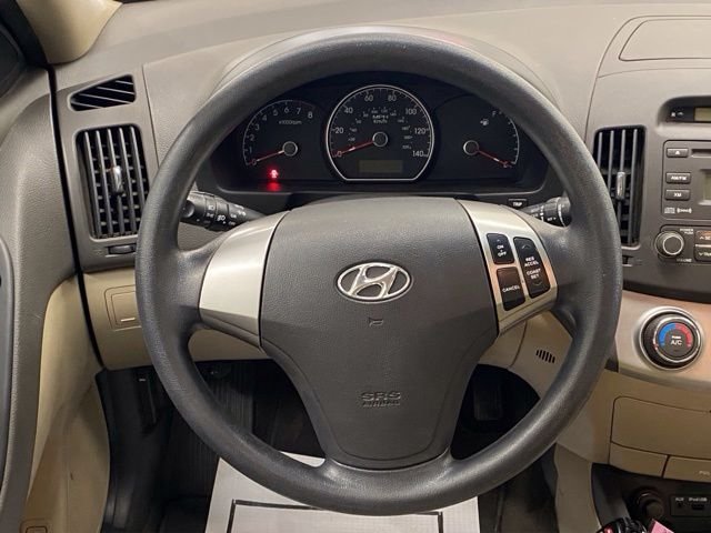 Used 2010 White Hyundai GLS image 23