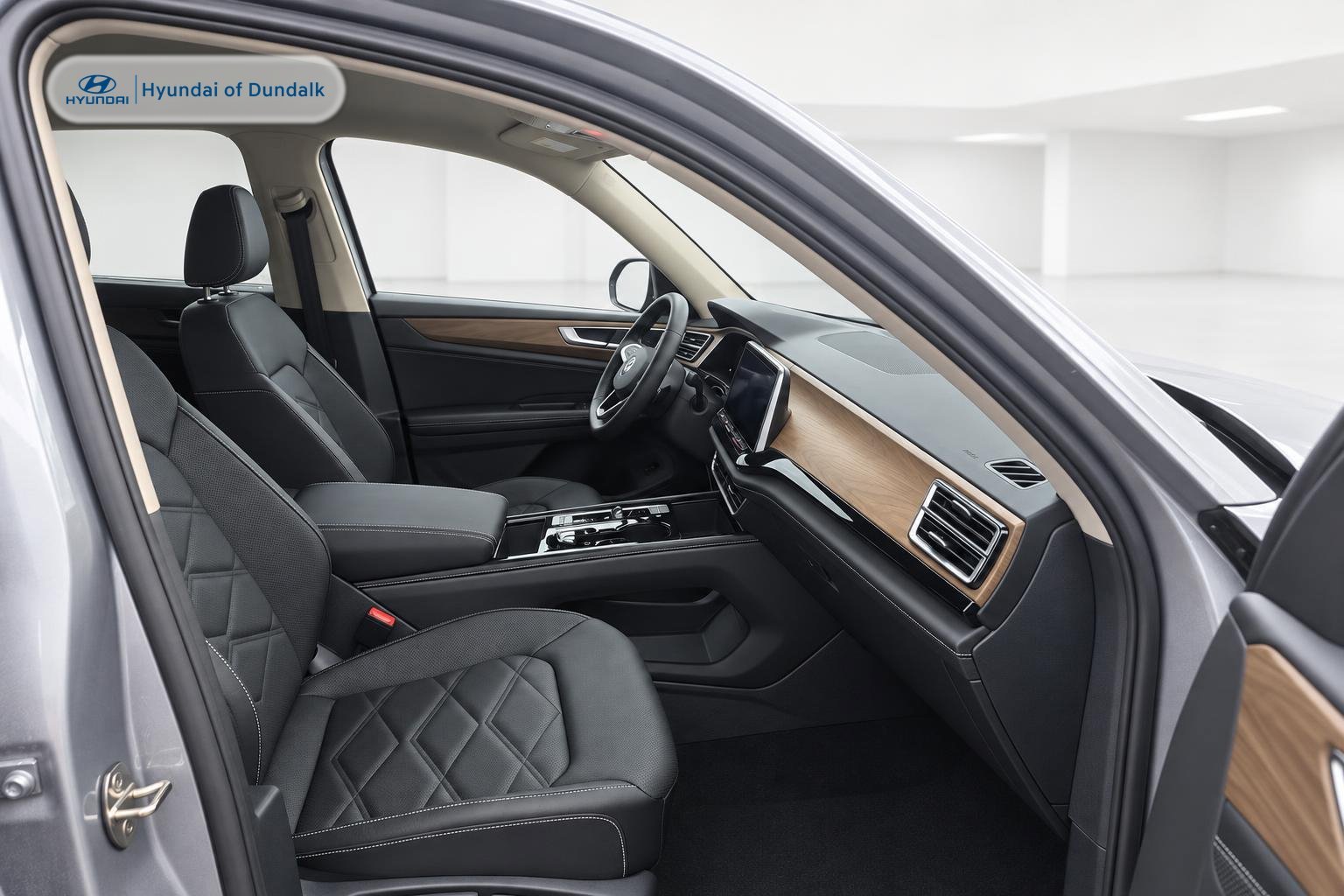 Used 2026 Silver Volkswagen SE w/Technology image 8