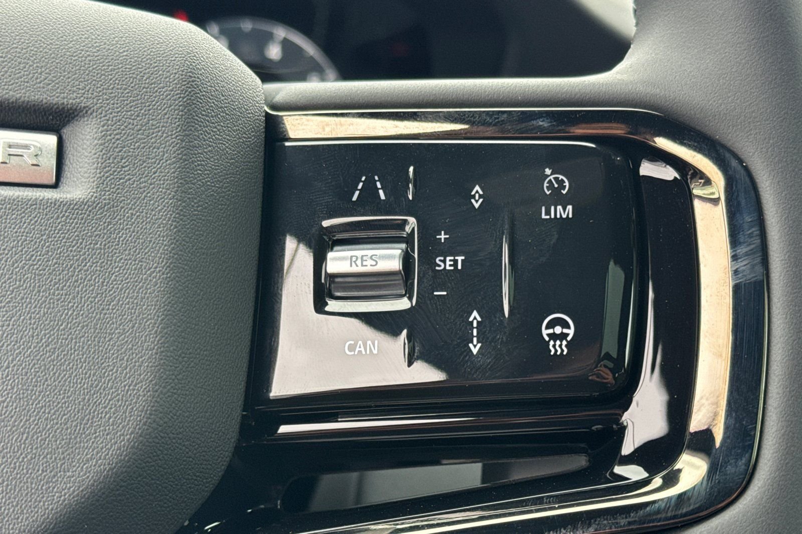 New 2026 Fuji White Land Rover S image 28