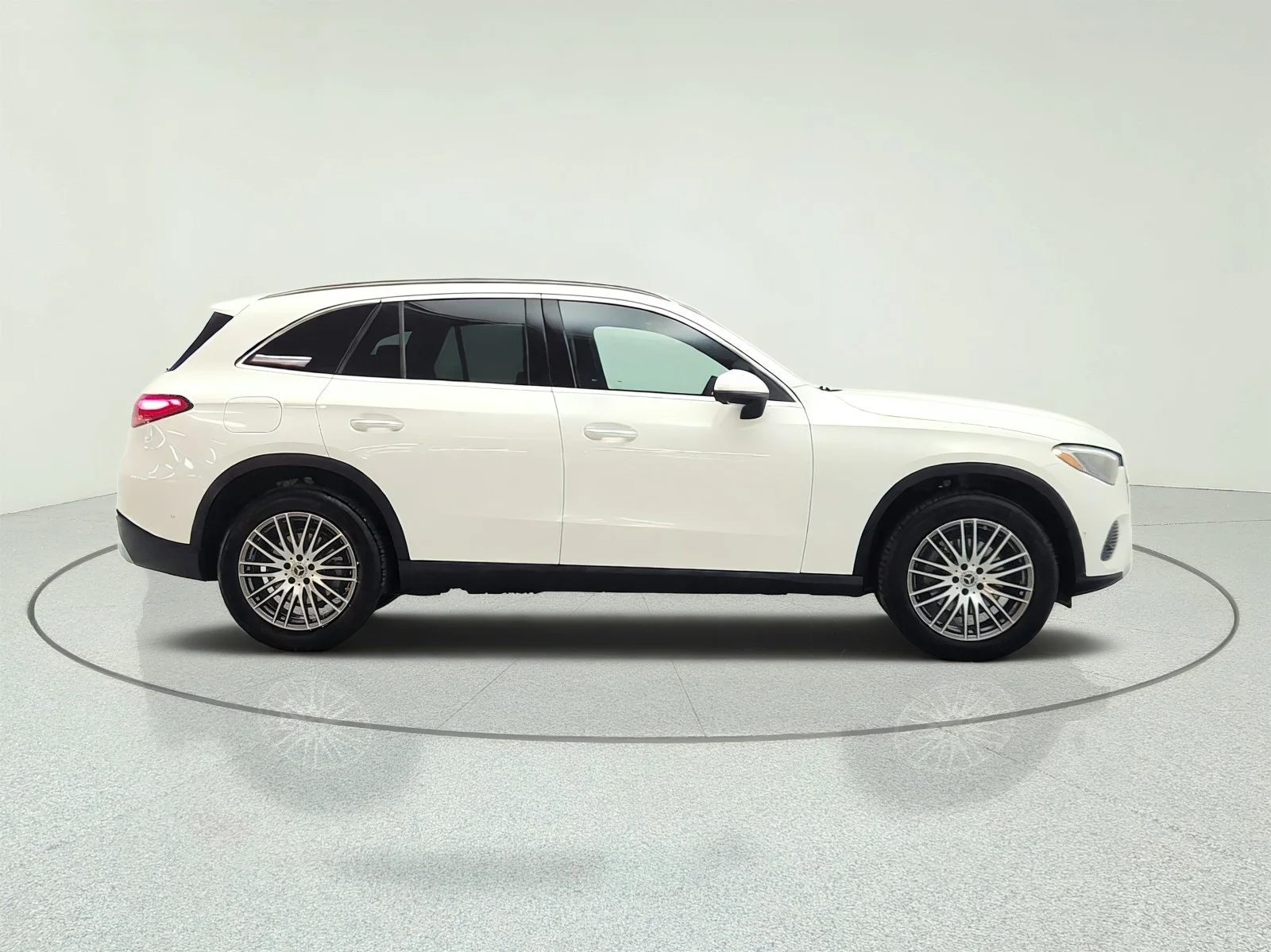Certified Used 2026 Polar White Mercedes-Benz GLC 300 SUV image 4