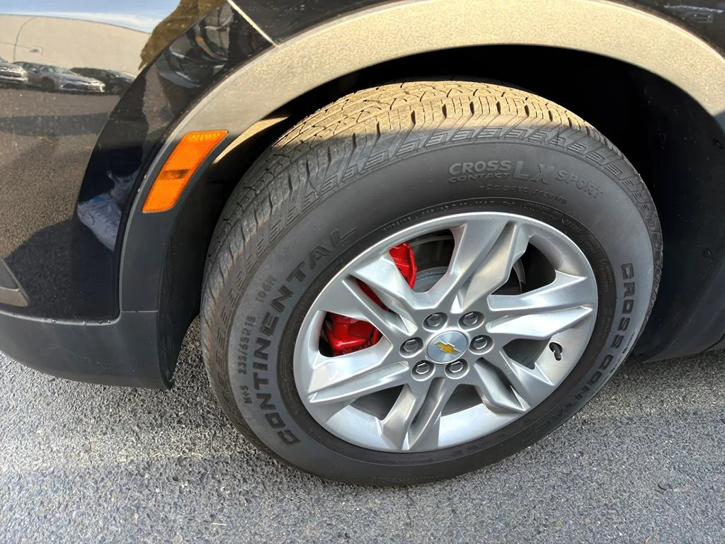 Used 2021 Black Chevrolet LT image 4
