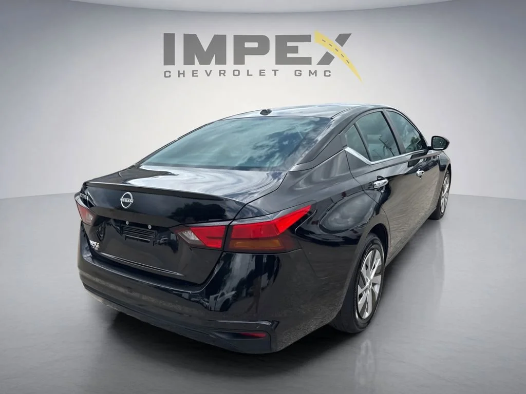 Used 2025 Black Nissan S image 5