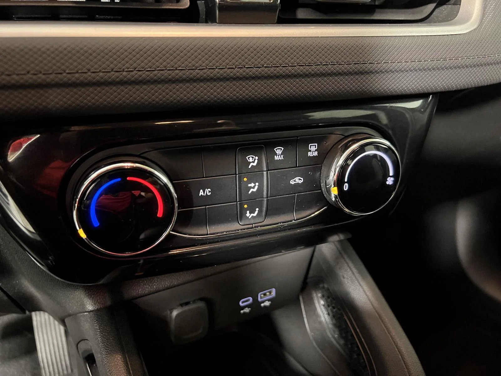 Used 2024 Summit White Chevrolet LT image 6