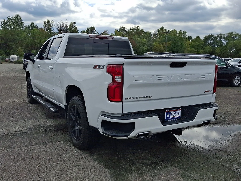 Used 2024 White Chevrolet RST image 9