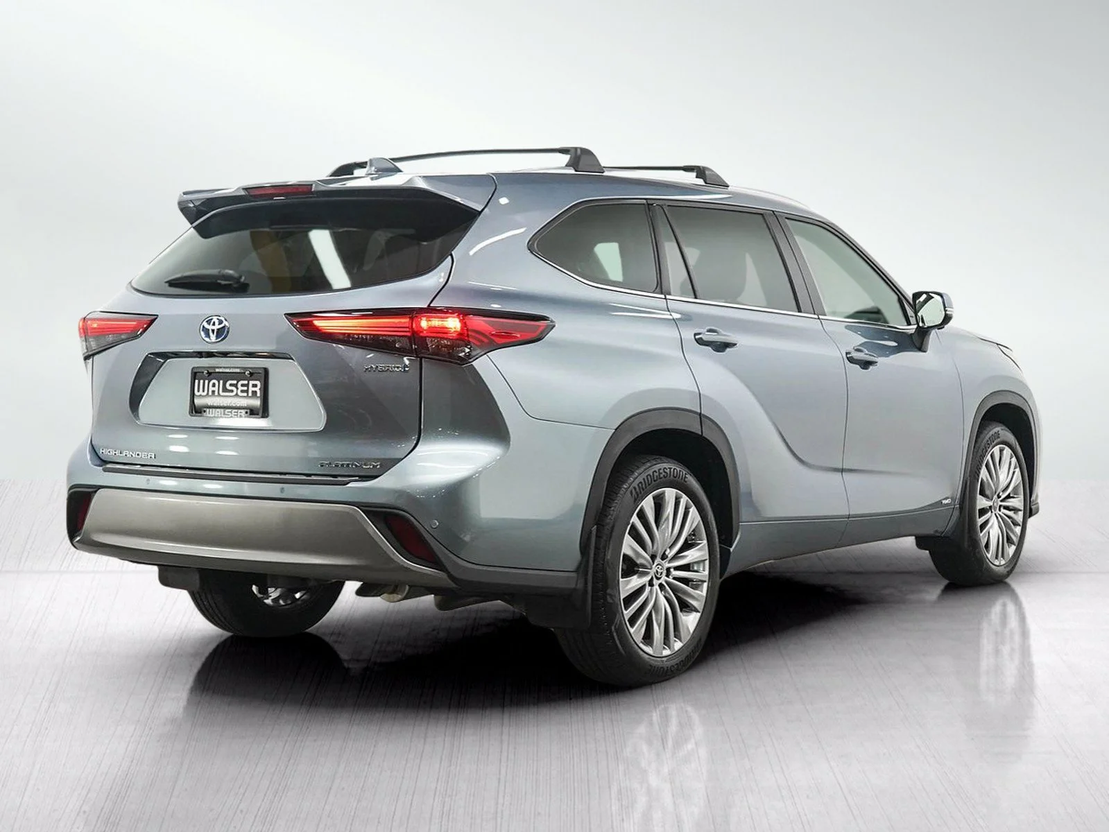 Used 2023  Toyota Hybrid Platinum image 5