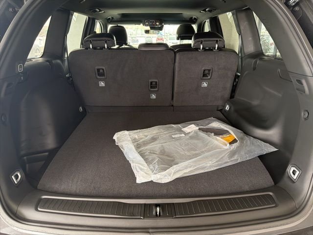 New 2026 Baltic Gray Metallic Clear-Coat Exterior Paint Jeep Altitude image 6