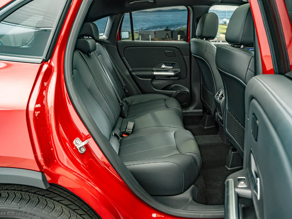 New 2026 Manufaktur Patagonia Red Metallic Mercedes-Benz GLA 250 image 36