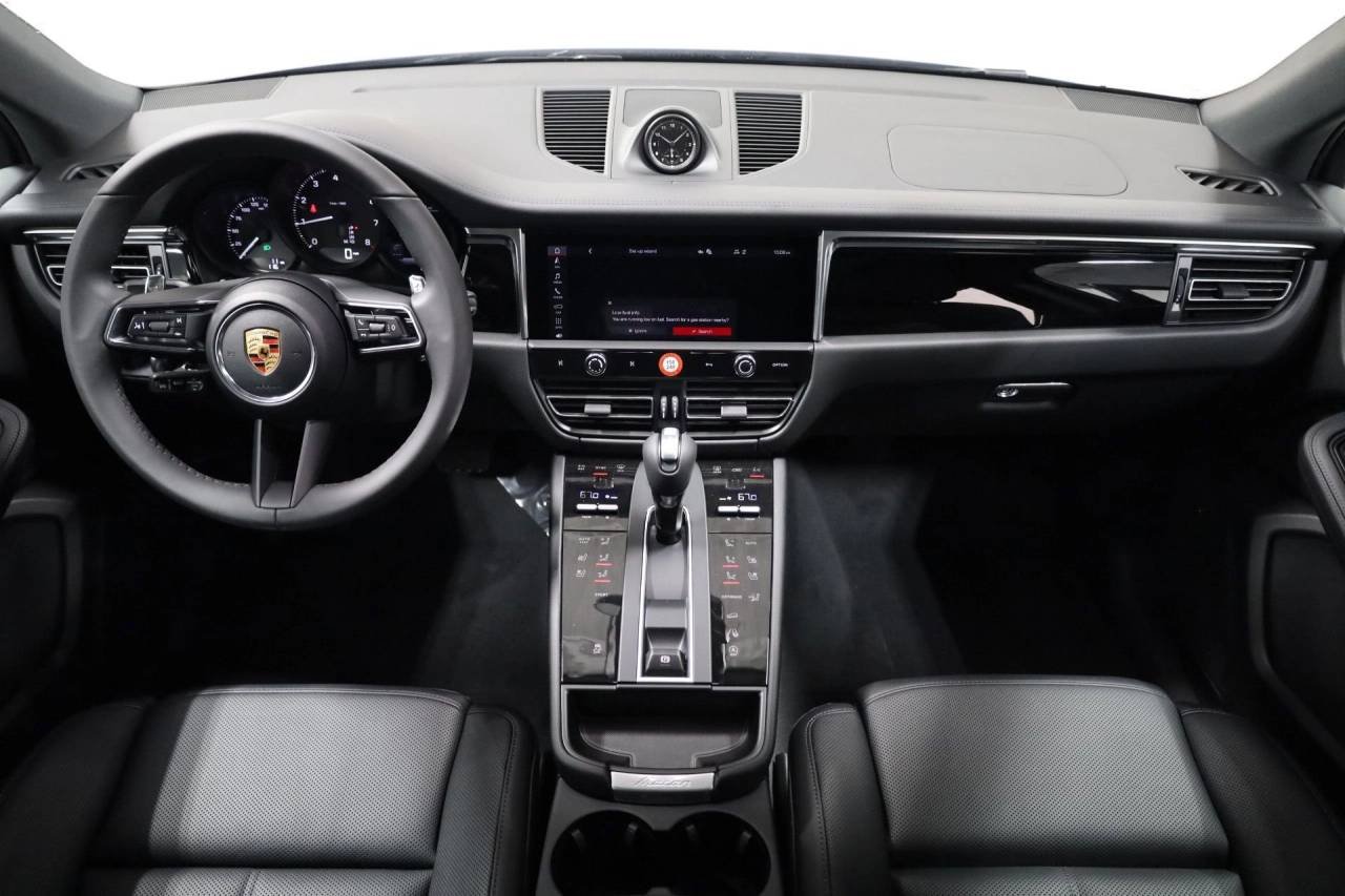 2026 Porsche Macan T - Photo 26
