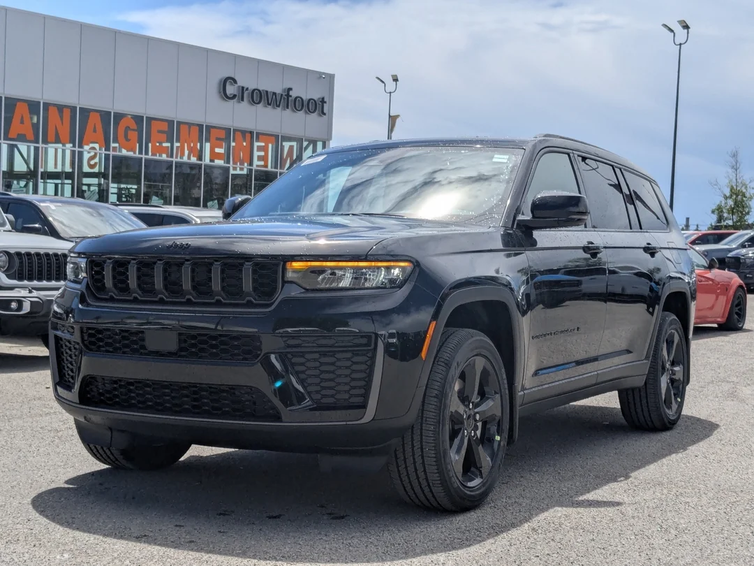 New 2026 Black Jeep Altitude - - 4x4 - 20 Gloss Black Wheels - Remote Start - Capri Leatherette & More! image 4