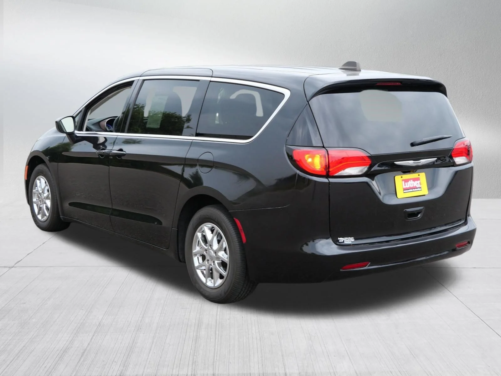 Used 2024 Brilliant Black Crystal Pearlcoat Chrysler LX image 5