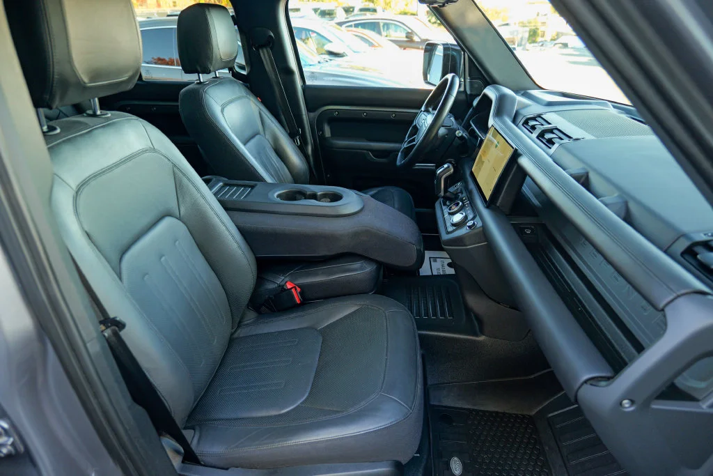 Used 2023 Gray Land Rover X image 31