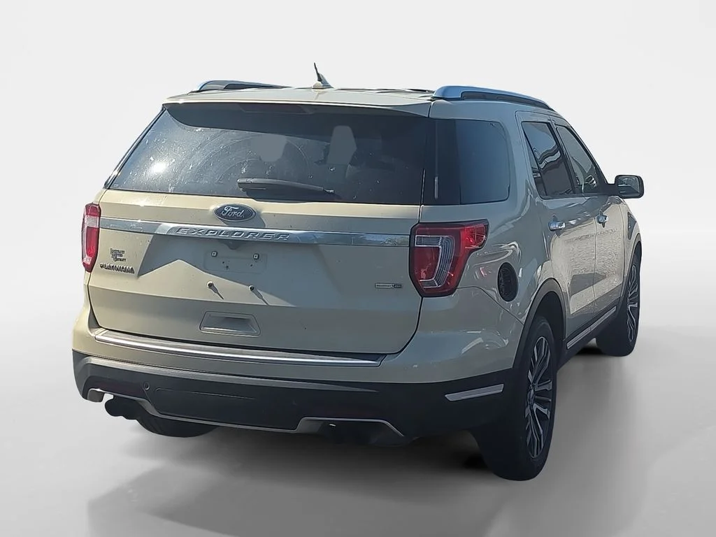 Used 2018 Silver Ford Platinum image 8