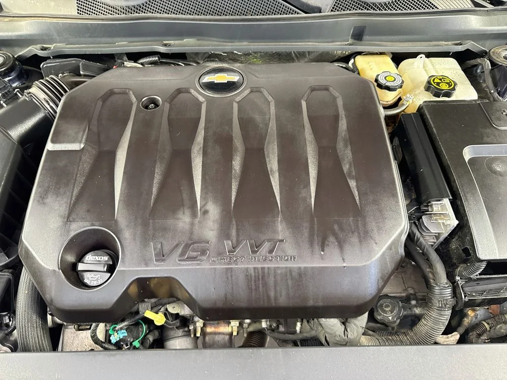Used 2018 Blue Velvet Metallic Chevrolet LT image 36