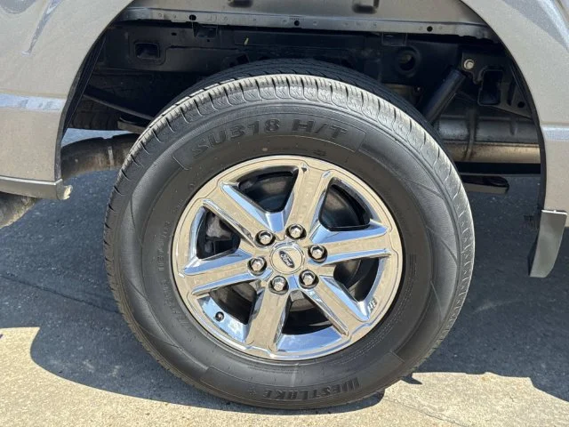 Used 2024 Gray Ford XLT image 23
