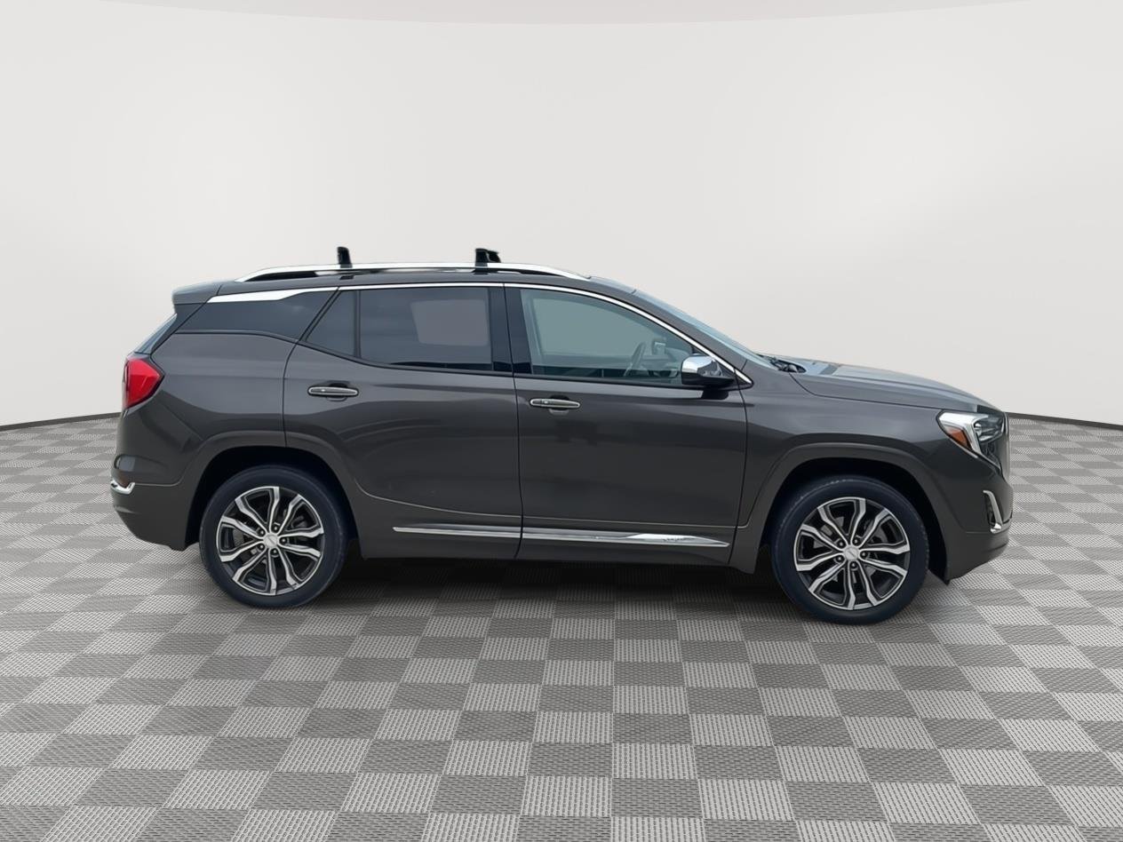 Used 2019 Smokey Quartz Metallic GMC Denali image 9