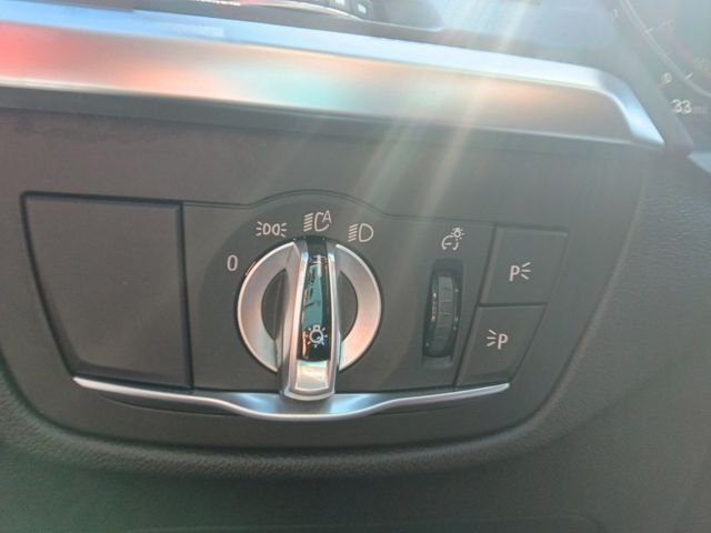 Used 2023 Gray BMW sDrive30i image 10