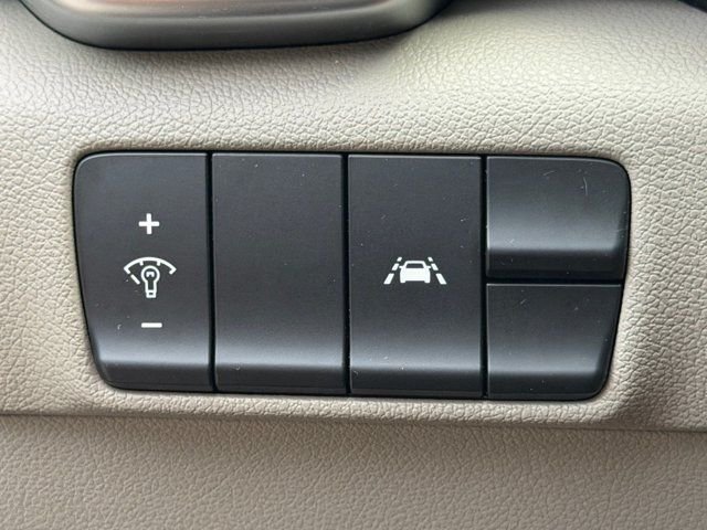 Used 2022 Red Kia LX image 25