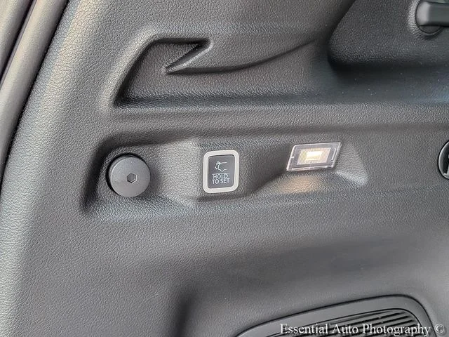 New 2026 Bright White Clearcoat Jeep  image 25