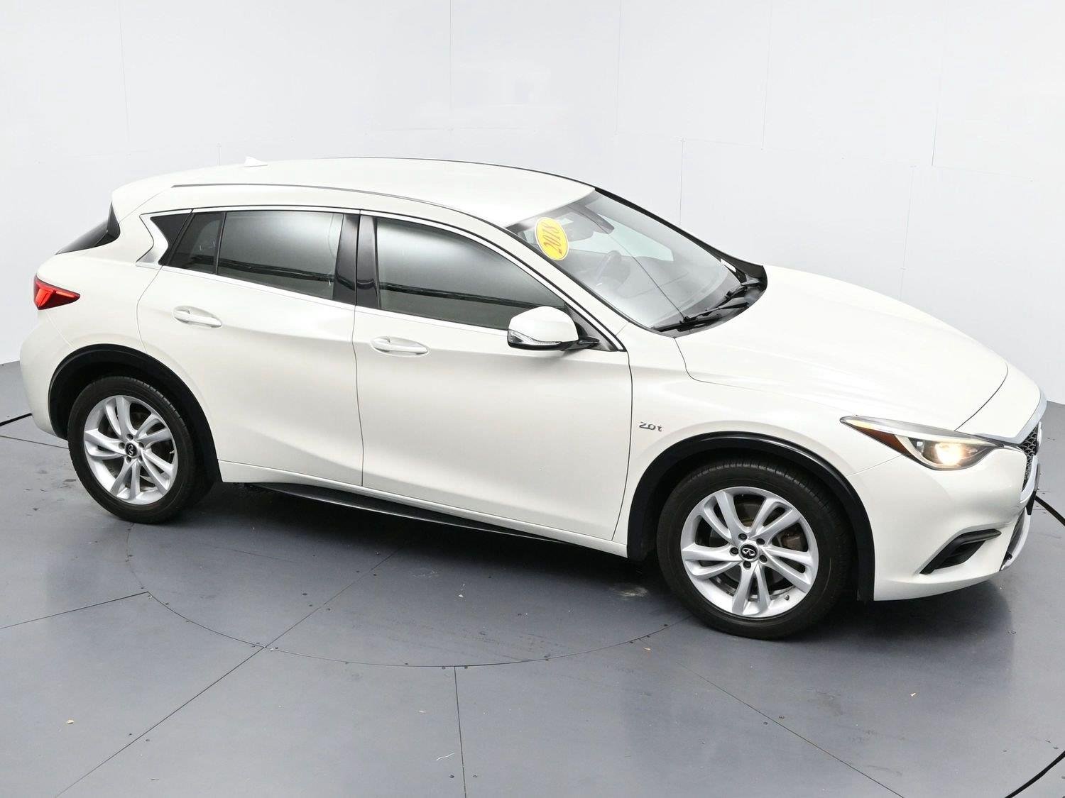 Used 2018 Majestic White INFINITI Base image 33
