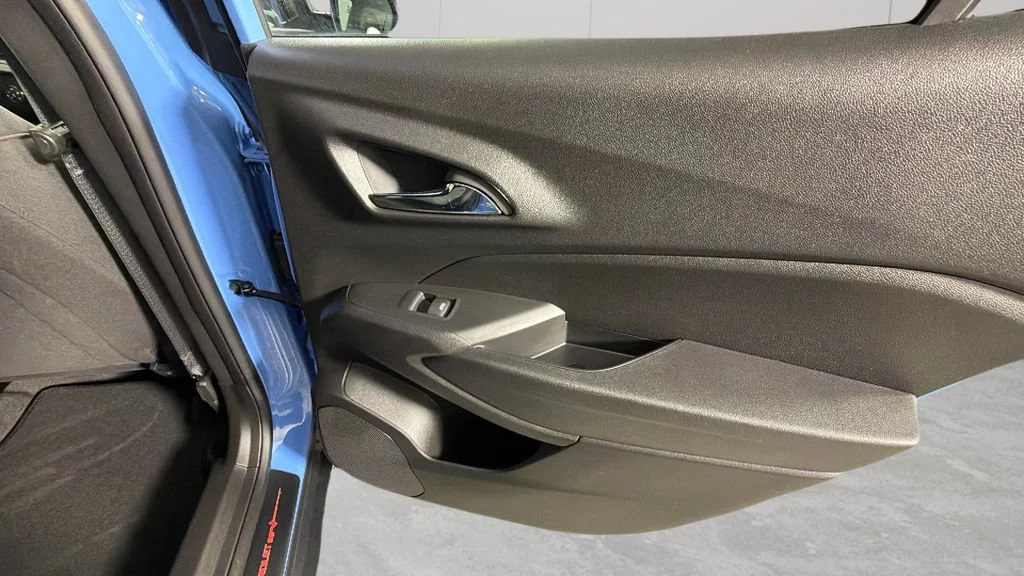 Used 2024 Fountain Blue Chevrolet 1RS image 33