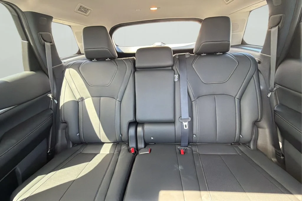 New 2027 RADIANT WHITE INFINITI Luxe FWD image 11