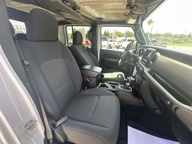 Used 2021 White Jeep Willys image 29