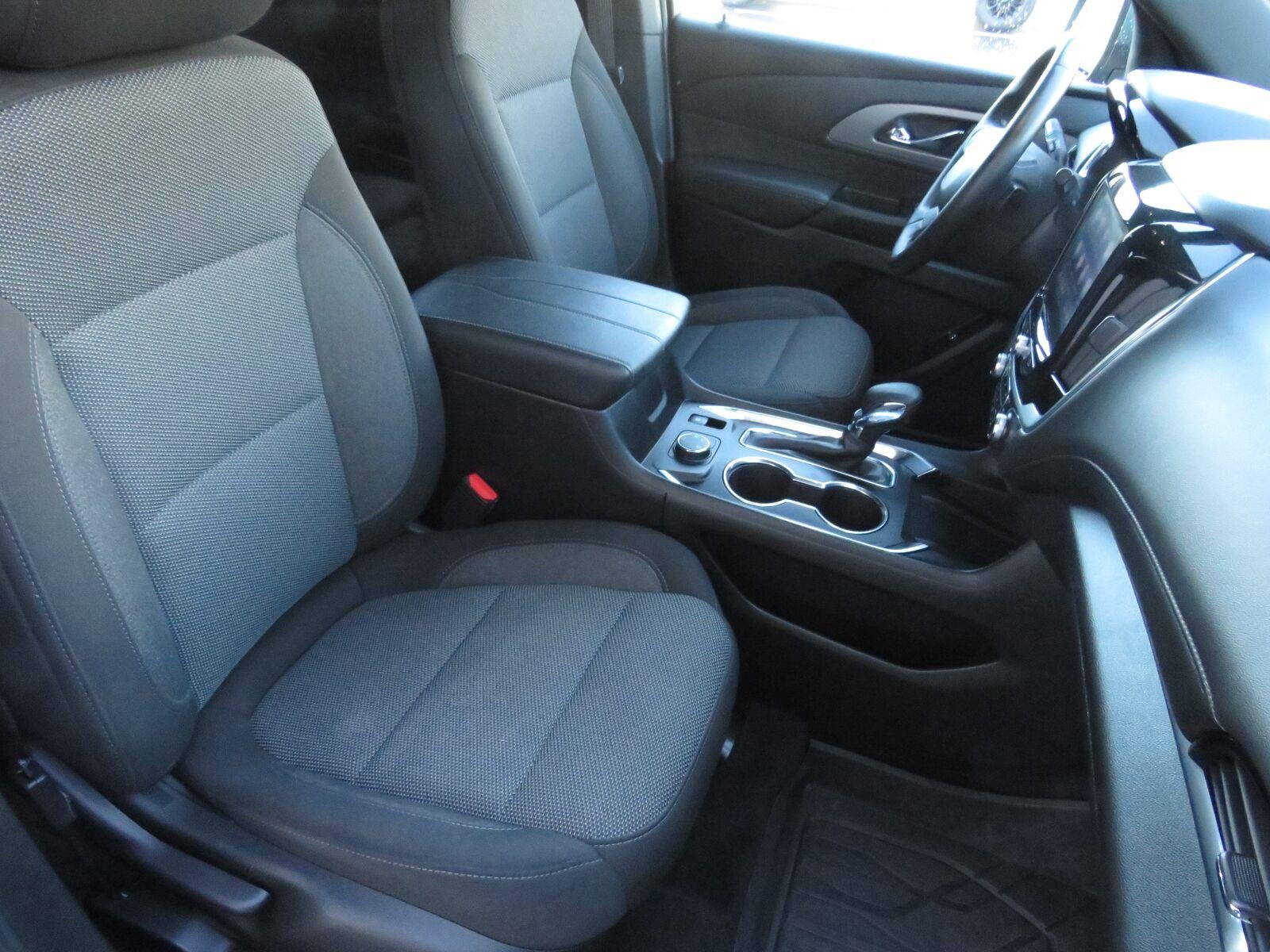 Used 2023 Silver Sage Metallic Chevrolet LT Cloth image 28