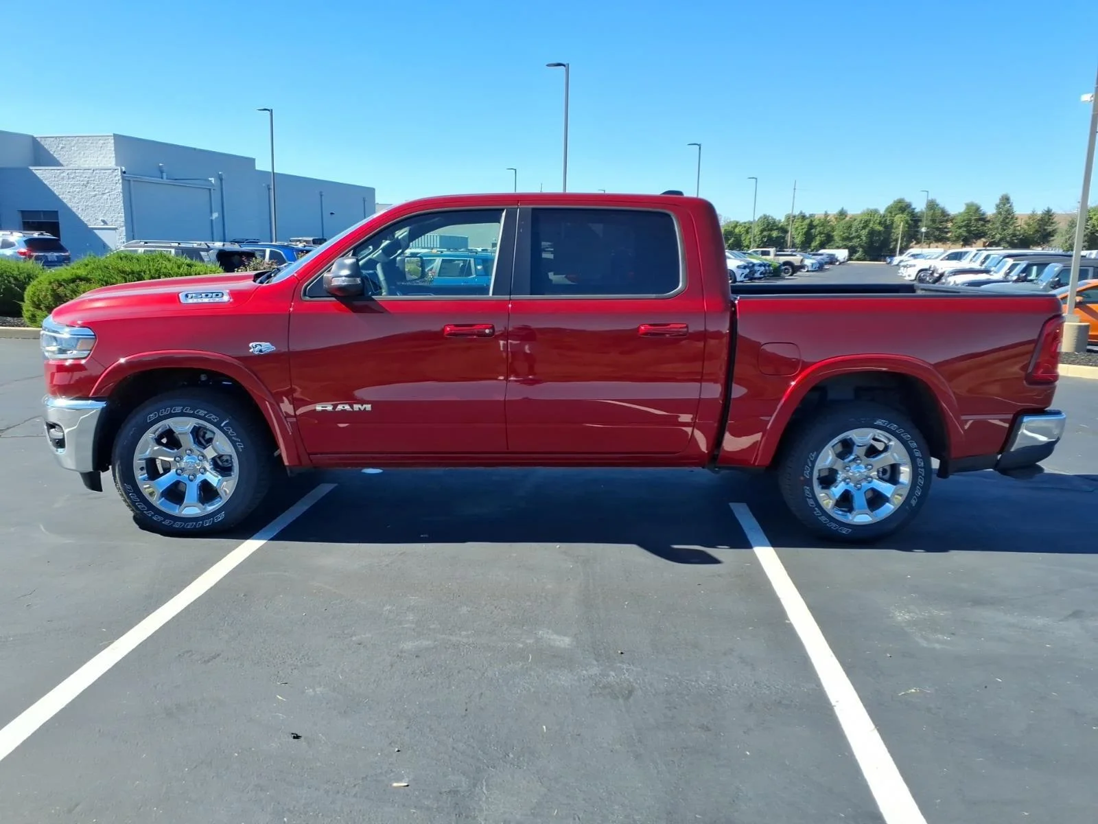 New 2027 Molten Red Pearl-Coat Exterior Paint RAM Big Horn image 3