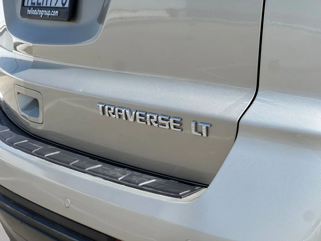 Used 2015 Gold Chevrolet 2LT image 25