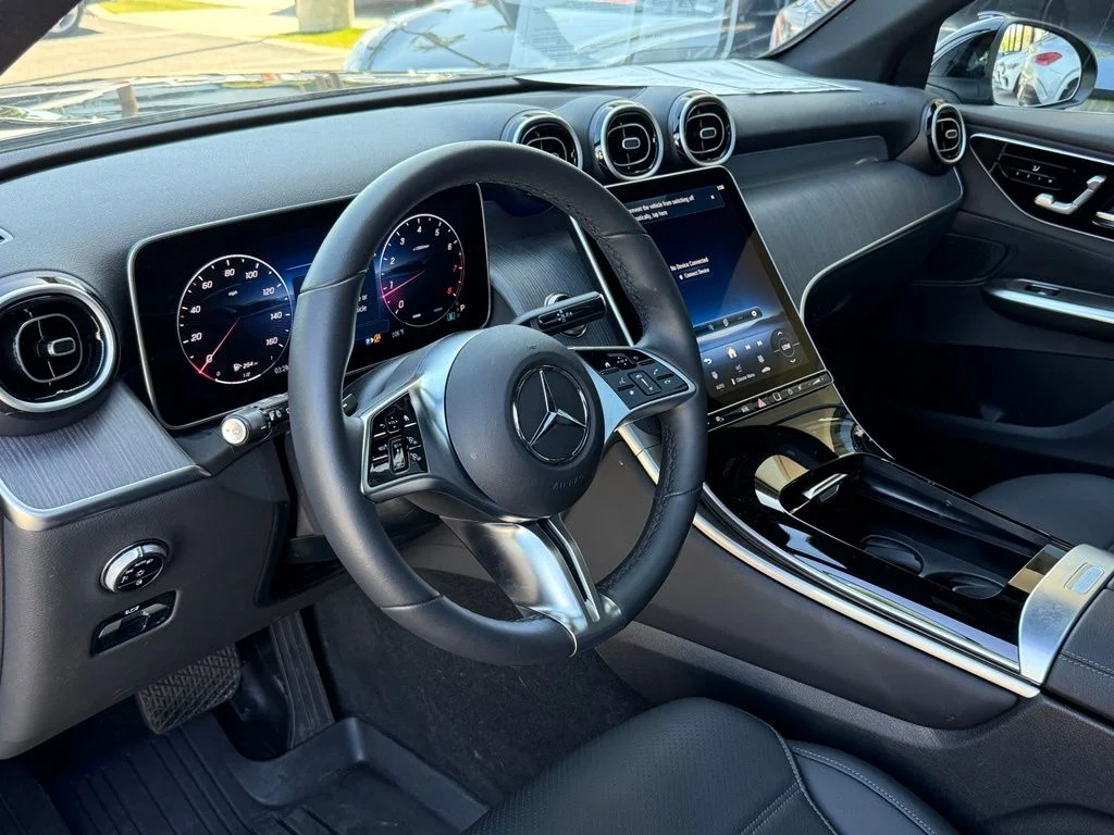 Used 2026 Black Mercedes-Benz GLC 300 image 19