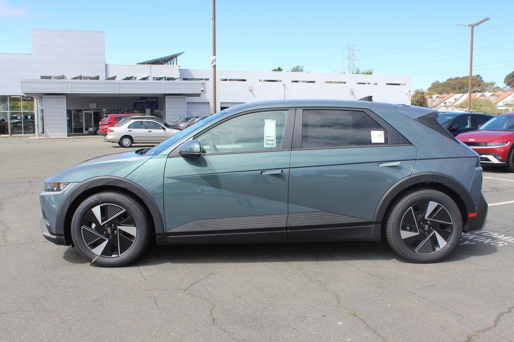 New 2026 Green Hyundai SEL image 2