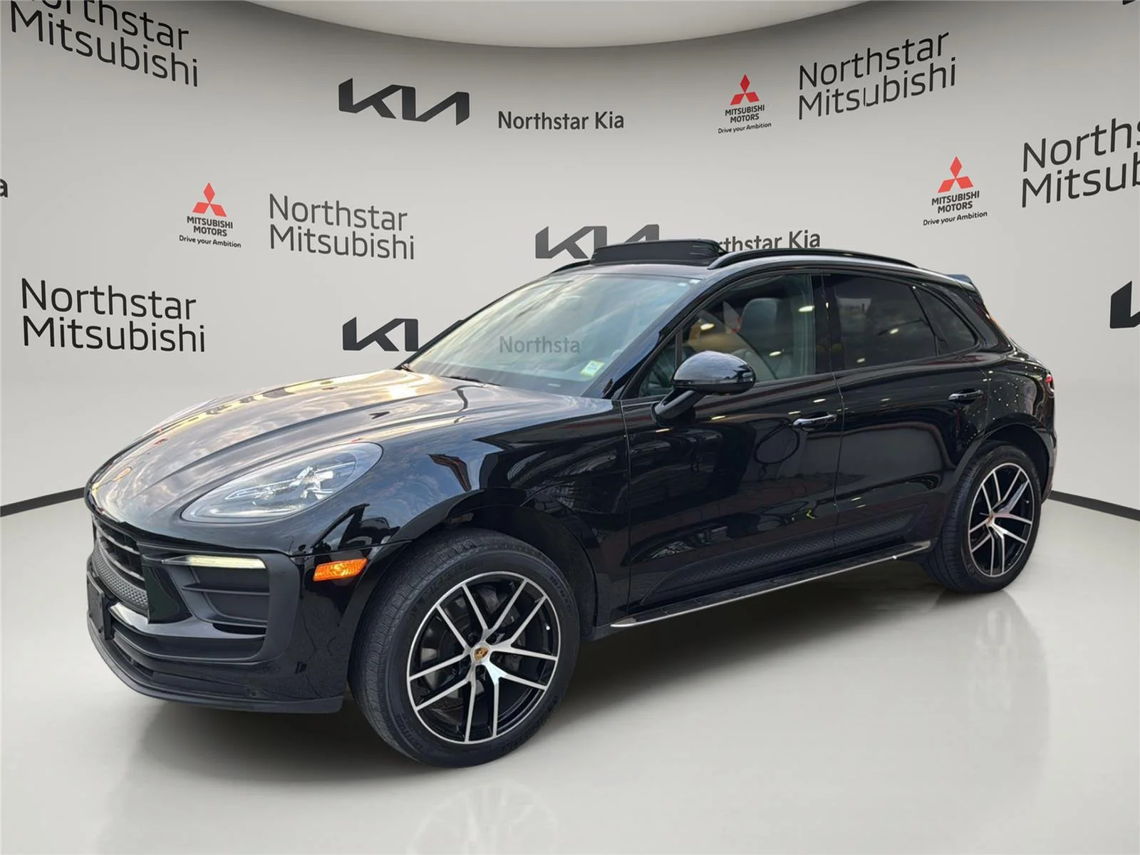 2022 Porsche Macan Base