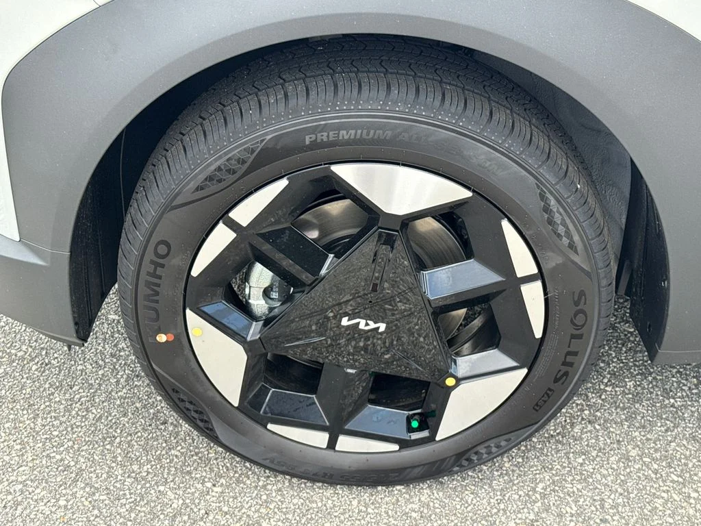 New 2027 Ivory Silver Kia EX image 11