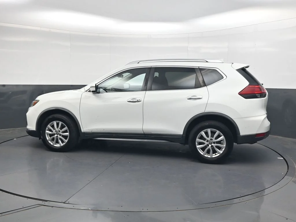 Used 2018 Glacier White Nissan SV image 7