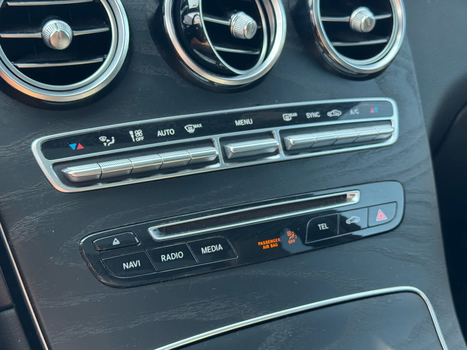 Used 2019 Mojave Silver Metallic Mercedes-Benz GLC 300 image 22